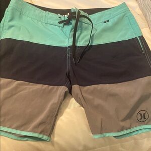 Men's size 31 Hurley board shorts